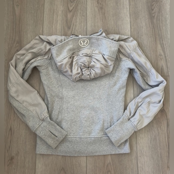LULULEMON ATHLETICA Gray Utility Jacket with Hood 🩶 - Picture 9 of 10